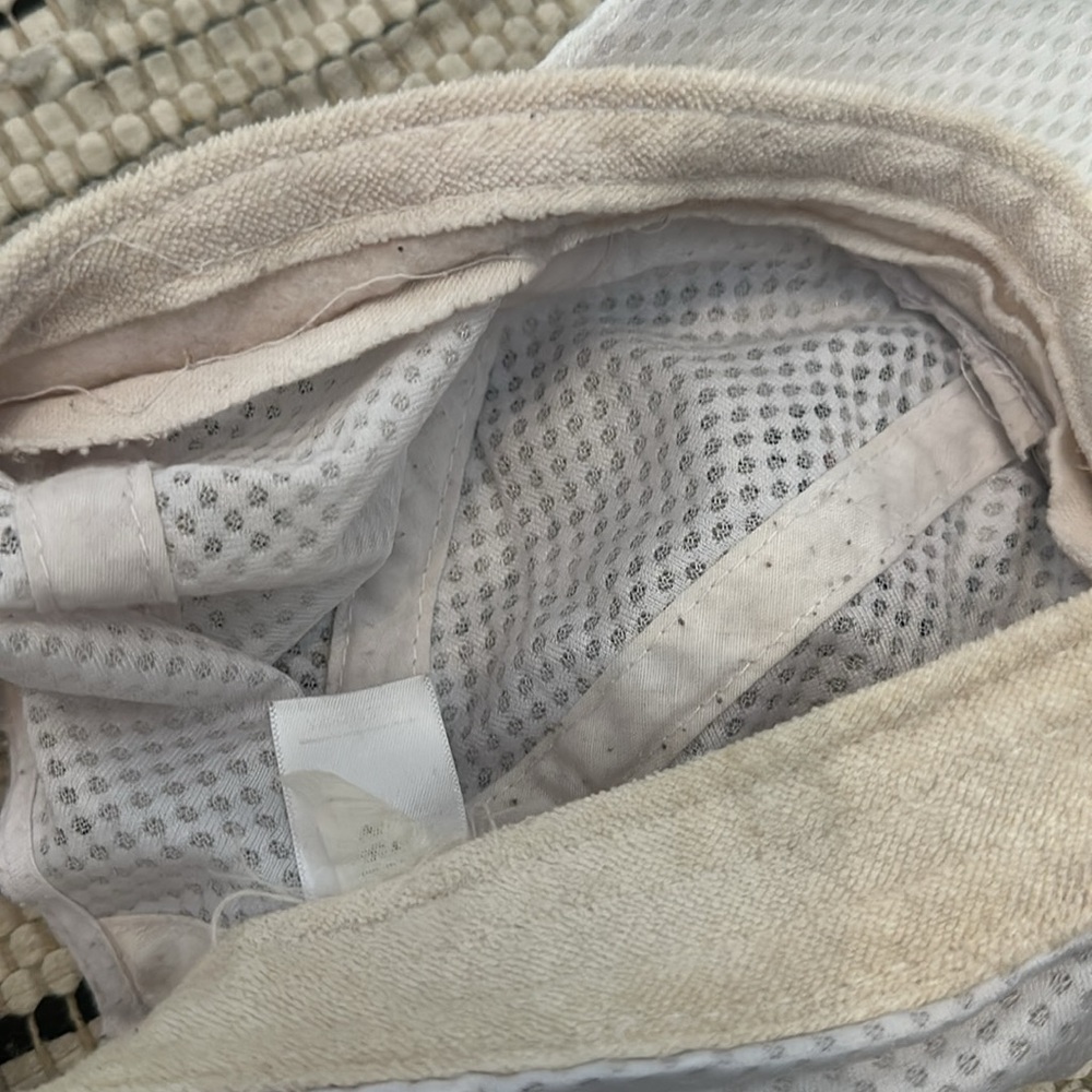 Hat. - Picture 10 of 12